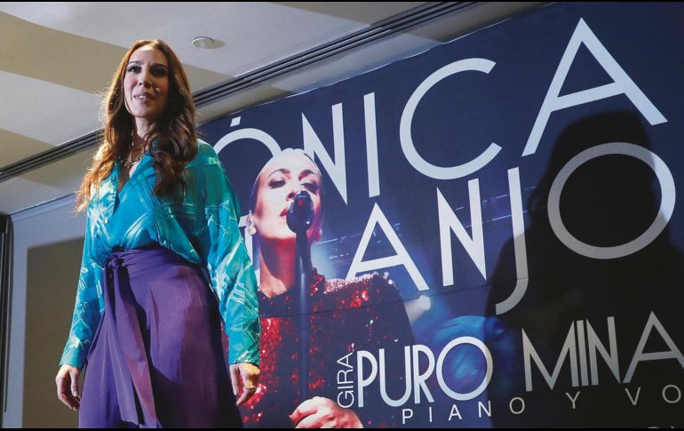 Mónica Naranjo. La cantante posa durante su encuentro con los medios para presentar su nueva gira por México. EFE