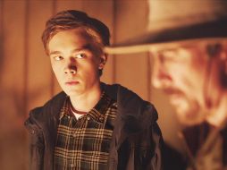 El asesino del nudo es protagonizada por Dylan McDermott, Charlie Plummer y Samantha Mathis. CORTESÍA / NETFLIX