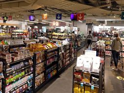 Los alimentos en casa subieron 6.5%, mientras la comida fuera del hogar aumentó 6.0% el año pasado. La ropa costó 5.8% más que hace un año.  EFE / P. Foley