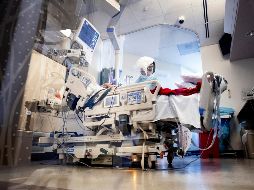 EU batió el martes un nuevo récord de ingresos hospitalarios por COVID-19, con más de 145 mil personas en centros sanitarios. EFE