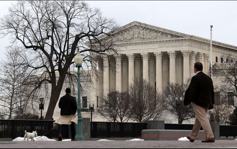 Las órdenes de la Corte fueron un resultado mixto en los esfuerzos del gobierno por impulsar la tasa de vacunación entre la población estadounidense. AFP/A. Wong