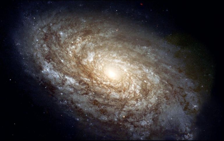 Científicos observan y dibujan el mapa de las galaxias entorno a la Tierra. AP/Archivo