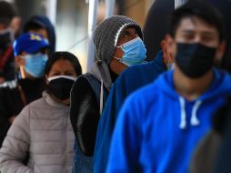 A partir de esste viernes 14 de enero se solicita el certificado de vacunación o prueba negativa de COVID-19 para poder ingresar a eventos recreativos donde se concentren aglomeraciones en Jalisco. EFE / J. Jácome