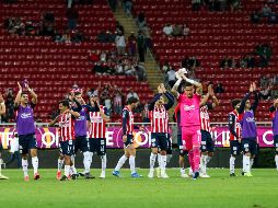 COMPLETOS. Chivas arrancó con el pie derecho el torneo tras vencer 3-0 a Mazatlán. IMAGO7