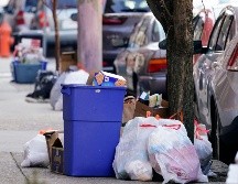 Las demoras representan más que una molestia para los residentes, ya que pueden generar obstrucciones en el alcantarillado y las banquetas. AP/M. Rourke