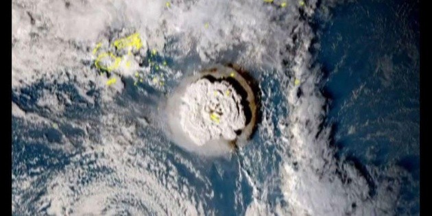Tonga: Videos of Volcanic Tsunami Circulate