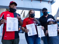 ORGANIZADOS. A pesar de entretenerse un poco más para que les revisaran el papel, el ingreso de los aficionados fue ágil. IMAGO7