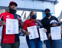 ORGANIZADOS. A pesar de entretenerse un poco más para que les revisaran el papel, el ingreso de los aficionados fue ágil. IMAGO7