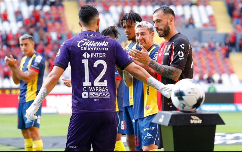 ÍDOLO. Camilo Vargas fue el último en saltar al campo. IMAGO7