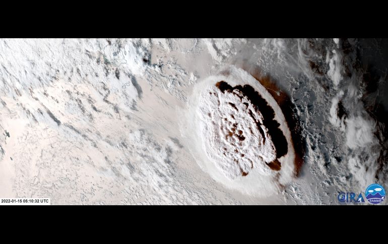 Con imágenes tomadas desde el espacio, se pudo observar el momento de la erupción submarina del volcán Hunga Tonga-Hunga Ha'apai. EFE