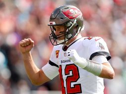 BRILLANTE. A sus 44 años. Tom Brady, ganador de siete anillos de Super Bowl, llegó a 85 pases de anotación en playoffs, marca de la NFL. AFP/M. Reaves