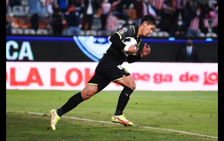 DESCUENTA. Desde los once pasos, Ángel Zaldívar recortó distancias. IMAGO7