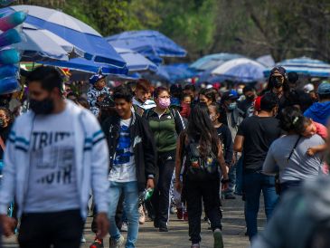 "Aún con esta nueva ola de contagios si está creciendo, no se ha detenido el crecimiento de la economía", declara AMLO. AFP / ARCHIVO