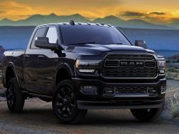 La suspensión en esta pickup es autonivelable con cinco modos de funcionamiento. ESPECIAL