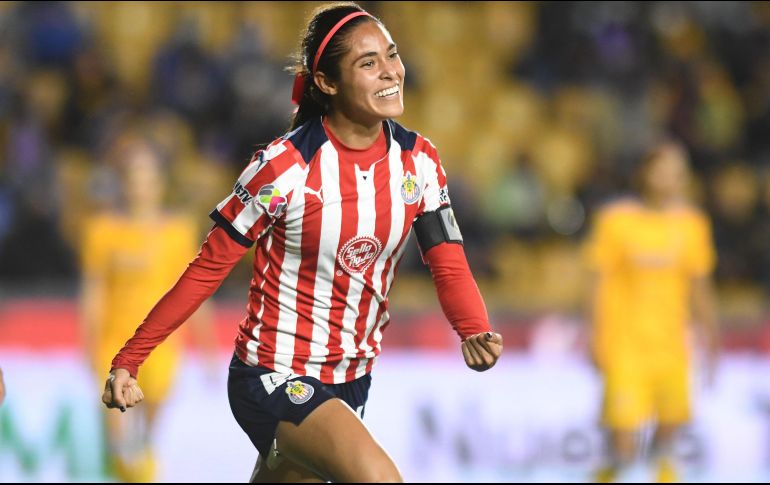 Fue con un espectacular remate de palomita que Joseline Montoya pudo empatar el juego para las Chivas. IMAGO7/A. Jiménez