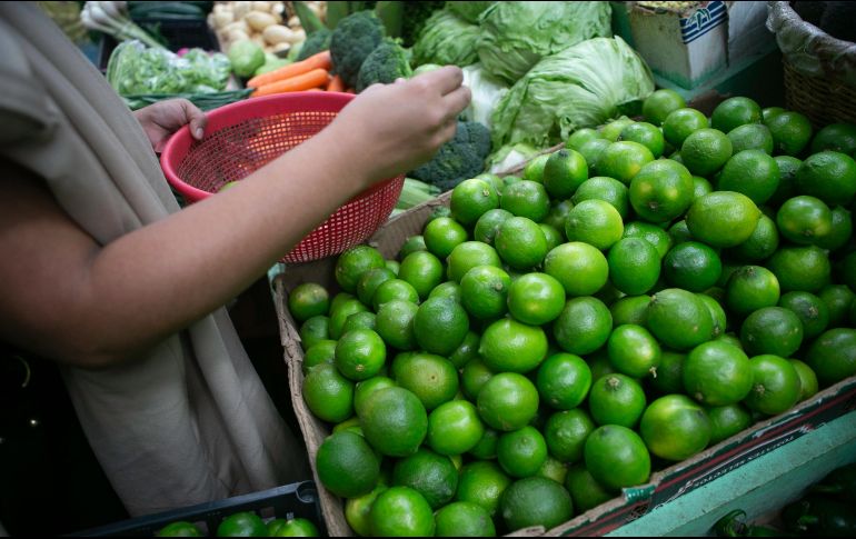 En Guadalajara, el limón se vende entre 45 y 99 pesos el kilo. EL INFORMADOR/G. Gallo
