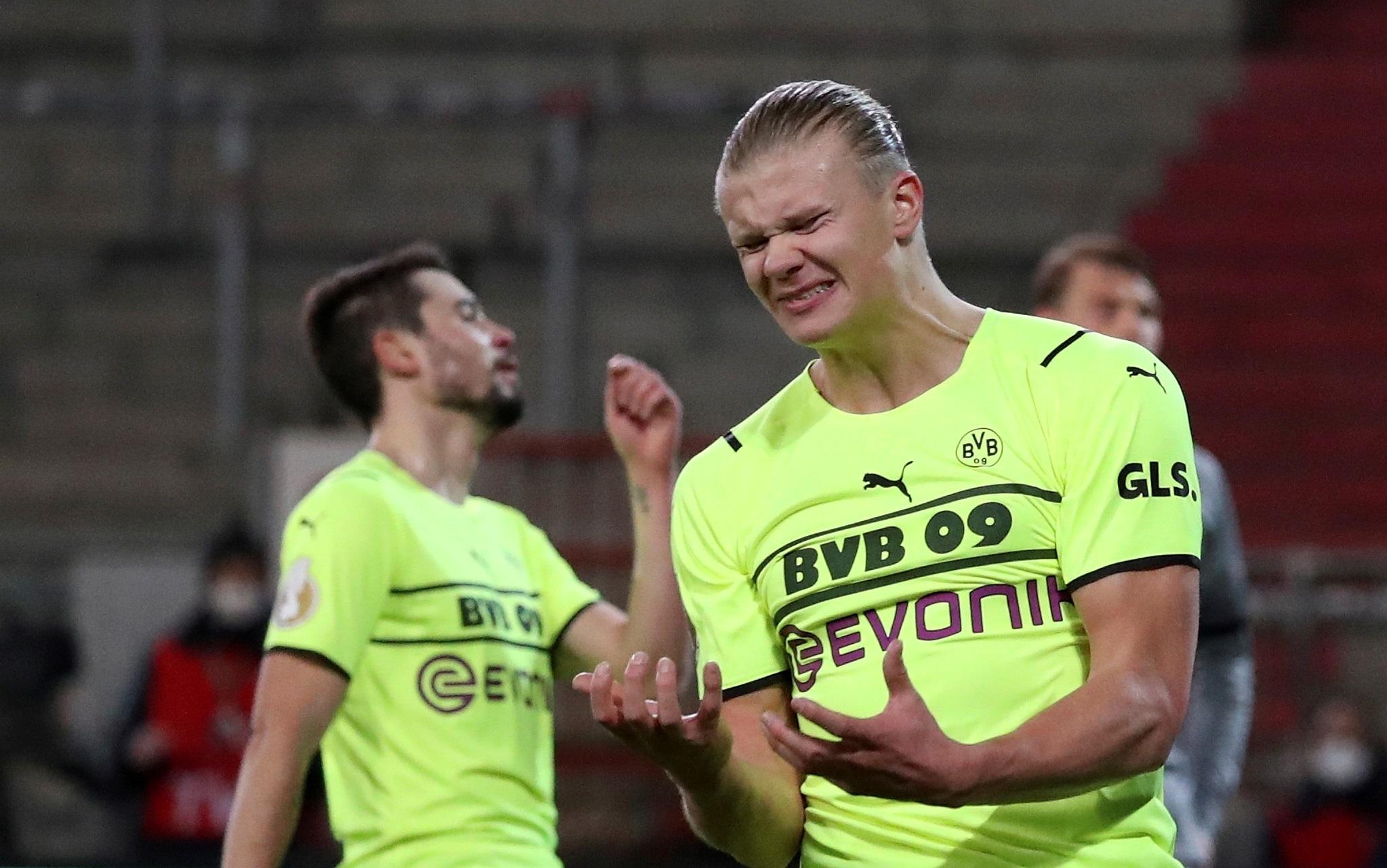 INSUFICIENTE. Haaland descontó por el Dortmund, pero no les alcanzó. EFE/F. Strangmann