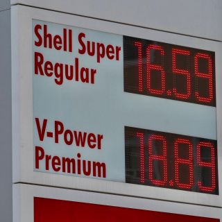 SAT: Hacienda gasta 104 mil MDP para evitar "gasolinazos" en 2021