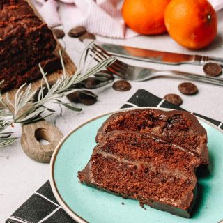 El postre de hoy es un rico panqué de chocolate