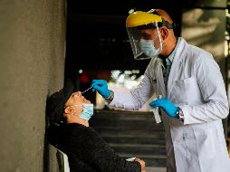 Se estima que en Jalisco hay 11 mil 248 casos activos de la enfermedad; la ocupación hospitalaria se ubica en 34.67 %. EL INFORMADOR/G. Gallo