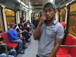 Este medio vio cuando los pasajeros se bajaron o se quitaron el cubrebocas pese al alza de contagios por la variante ómicron.  EL INFORMADOR/G. Gallo