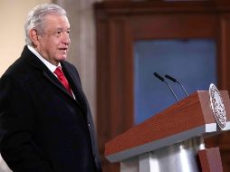 AMLO asevera que los señalamientos de presunto acoso sexual en contra de Salmerón han tomado más fuerza porque hay intereses políticos y sus opositores se valen de todo. EFE
