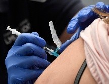 El análisis se hizo antes de que las inyecciones de refuerzo estuvieran ampliamente disponibles. AFP/T. Fallon