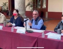 Legisladores del PRI hablan ante medios de comunicación este miércoles. ESPECIAL