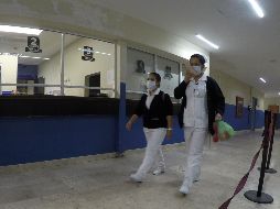 Trabajadores de la Salud han tenido que organizarse para distribuirse las labores de 340 compañeros que están incapacitados por COVID-19. EL INFORMADOR/ A. CAMACHO