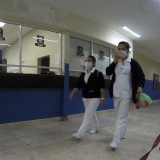 COVID: Médicos del Civil redoblan esfuerzos ante ausentismos por contagios