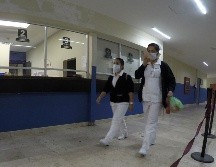 Trabajadores de la Salud han tenido que organizarse para distribuirse las labores de 340 compañeros que están incapacitados por COVID-19. EL INFORMADOR/ A. CAMACHO