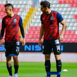 ¡Uno más! Chivas reporta un caso de COVID en el primer equipo