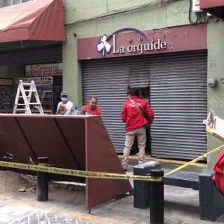 Seguridad en Jalisco: Enjarre de edificio en el Centro tapatío se desprende; no hay lesionados