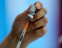 La OMS también respalda el uso de la vacuna de Pfizer y BioNTech en niños de hasta 5 años, en una dosis menor. AFP / J. Torres
