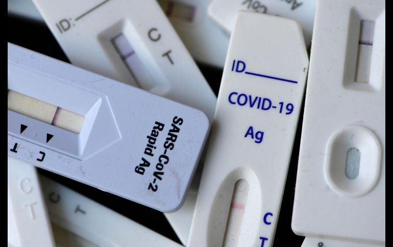 El gobernador dio positivo ayer a COVID. AFP