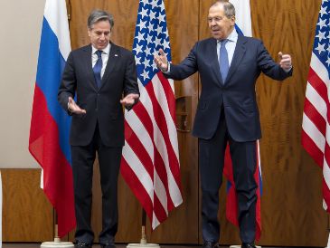 El secretario de Estado estadounidense, Antony Blinken, se reunió el viernes en Ginebra con su homólogo ruso, Serguéi Lavrov, en un momento de máxima tensión entre Moscú, por un lado, y Washington y sus socios europeos, por otro. EFE / M. Trezzini