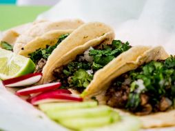 La taquería se caracteriza por vender productos de cerdo elaborados artesanalmente. ESPECIAL/Photo by Tai's Captures on Unsplash