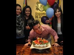 Aristóteles Sandoval, ex gobernador de Jalisco, festejando uno de sus cumpleaños. ESPECIAL