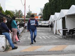 Un hombre con síntomas busca confirmar si es positivo a la enfermedad. SUN/C. Mejía