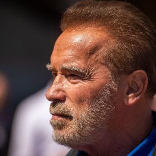 Arnold Schwarzenegger sufre un accidente múltiple en Los Ángeles (FOTOS)