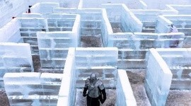 El reto de encontrar la salida de este laberinto gigante de hielo