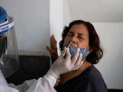 Desde el pasado jueves 20 de enero el reporte de casos confirmados se ha mantenido por arriba de los 3 mil 500 positivos. AFP/C.Hernández