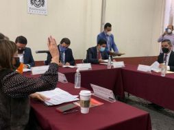 Diputados de la Comisión legislativa de Responsabilidades avalaron el dictamen sobre el juicio de procedencia en contra del magistrado José de Jesús Covarrubias, con tres votos a favor y una abstención. ESPECIAL /