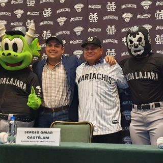 Mariachis presenta a su nuevo manager