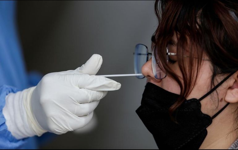 Detallan que en México hay 294 mil 029 casos activos. XINHUA/F. Cañedo