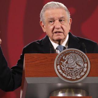 AMLO asegura que la reforma eléctrica busca que no abusen de consumidores
