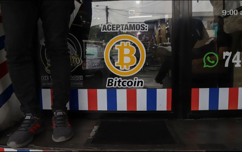 El Salvador fue la primera nación del mundo en adoptar el bitcoin como moneda legal. AP/ARCHIVO
