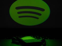 Joe Rogan constantemente se mantiene en el top del contenido exclusivo más escuchado en Spotify con “The Joe Rogan Experience”. ESPECIAL/Photo by Reet Talreja on Unsplash