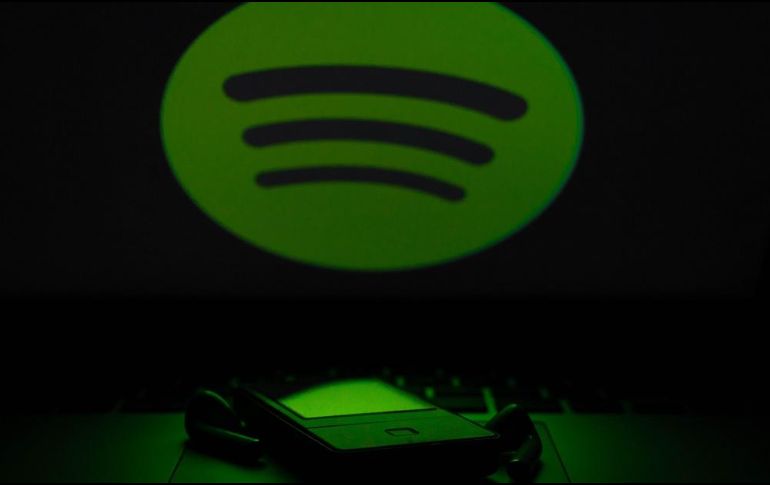 Joe Rogan constantemente se mantiene en el top del contenido exclusivo más escuchado en Spotify con “The Joe Rogan Experience”. ESPECIAL/Photo by Reet Talreja on Unsplash