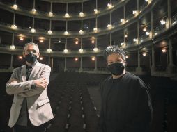 Cabezas. El nuevo Director Titular de la OFJ, José Luis Castillo, posa junto a Lourdes González, titular de la Secretaría de Cultura de Jalisco, desde el Teatro Degollado. El Informador/ A. Navarro